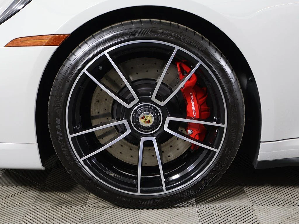 Used 2023 Chalk Porsche Turbo image 25