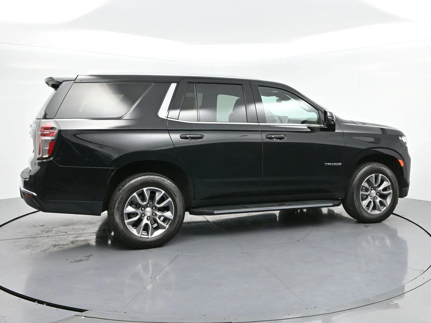 Used 2024 Black Chevrolet LT image 8