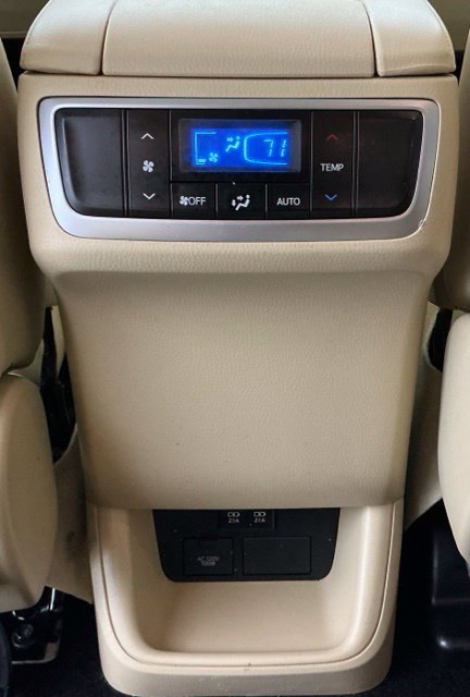 Used 2017 White Toyota XLE image 22