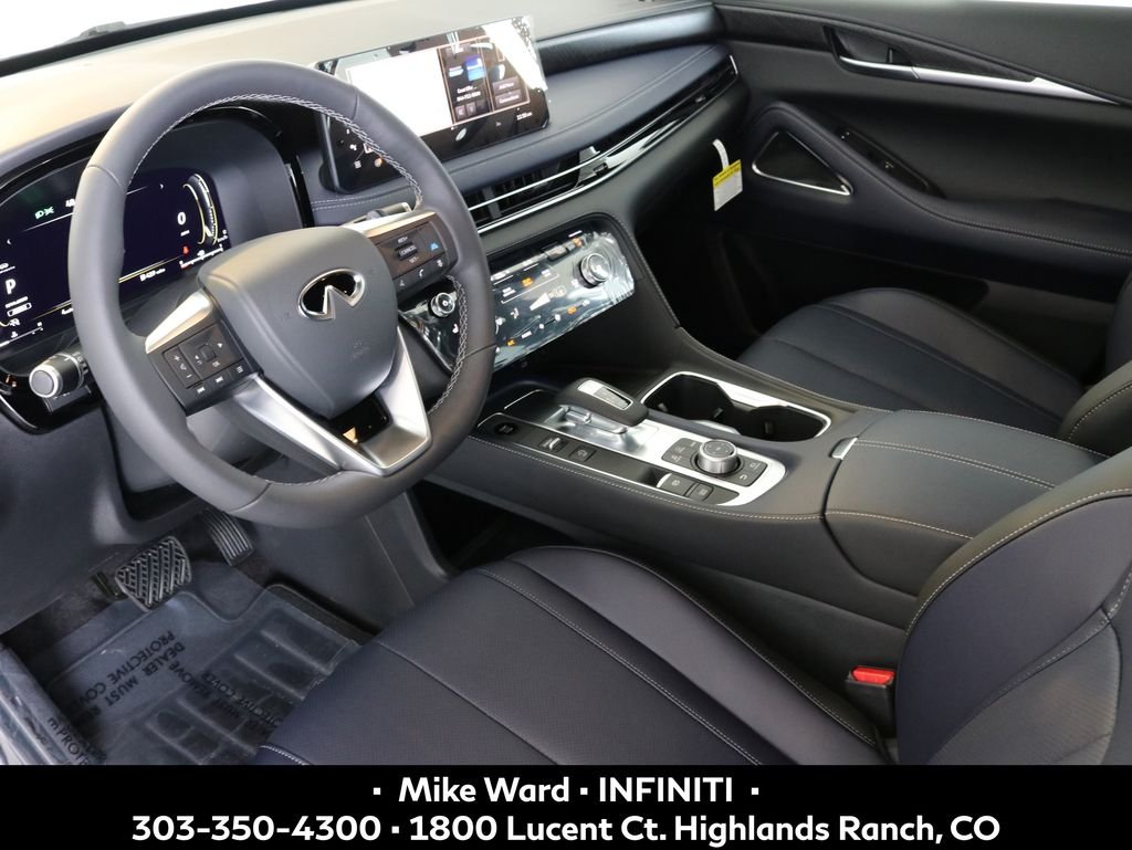 New 2026 2T RAD WHT INFINITI Sport AWD image 7