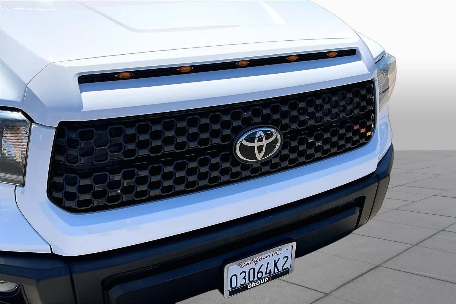 Used 2018 Super White Toyota SR image 29