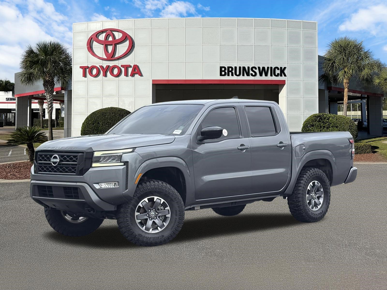 2023 Nissan Frontier SV Crew Cab 4X4 SWB's photo