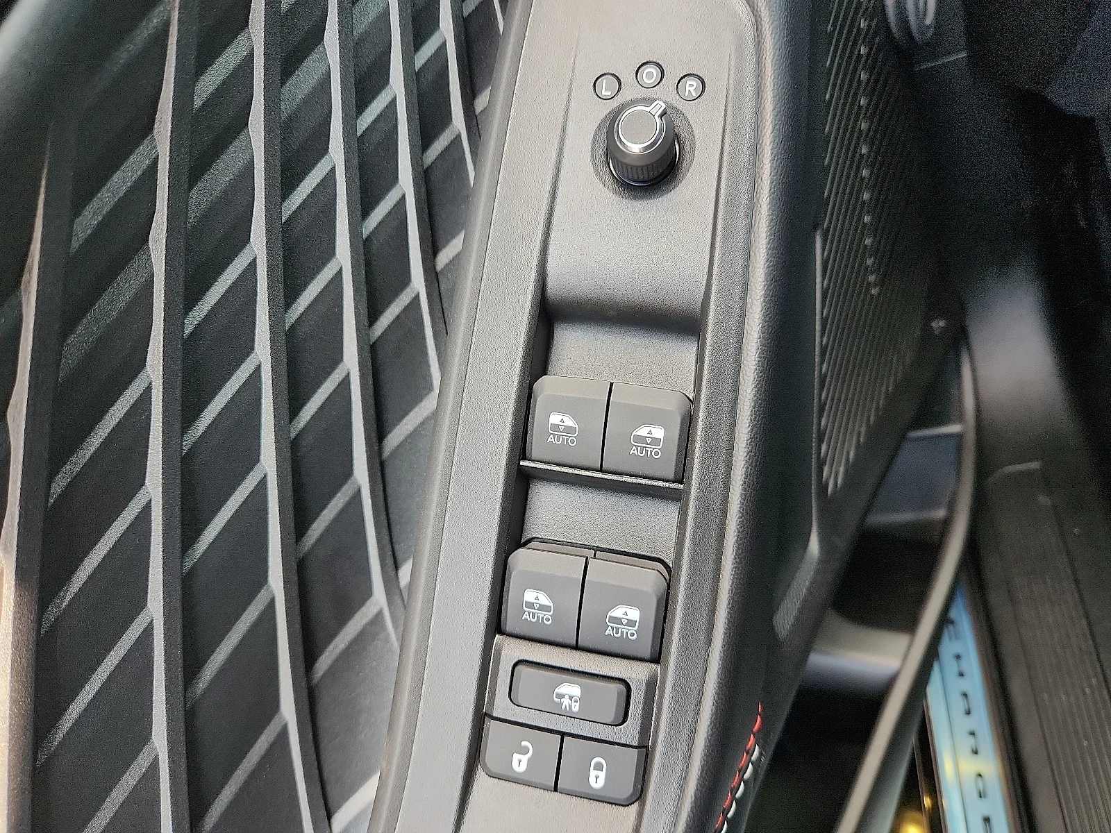 New 2026 Diamond Black Crystal Pearlcoat Dodge R/T 4-DOOR AWD image 13