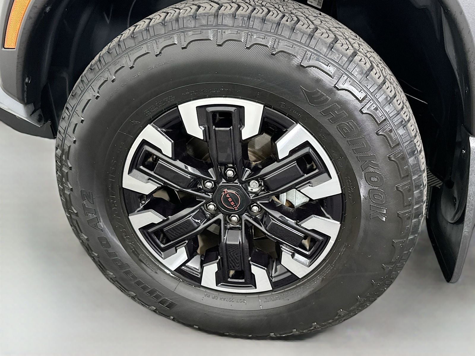 Used 2022 Boulder Gray Pearl Nissan PRO-4X image 29