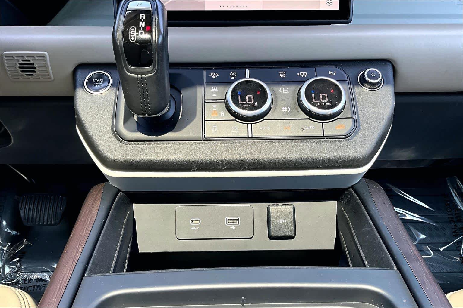 Used 2020 Gondwana Stone Metallic Land Rover HSE image 34