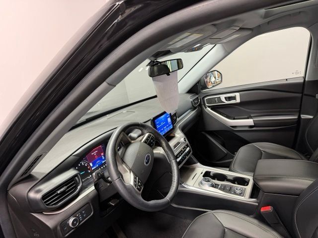 Certified Used 2021 Agate Black Metallic Ford XLT image 18