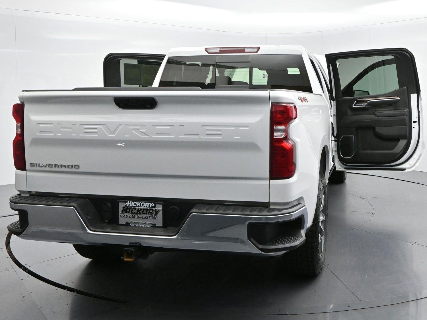 Used 2025 Summit White Chevrolet LT image 41