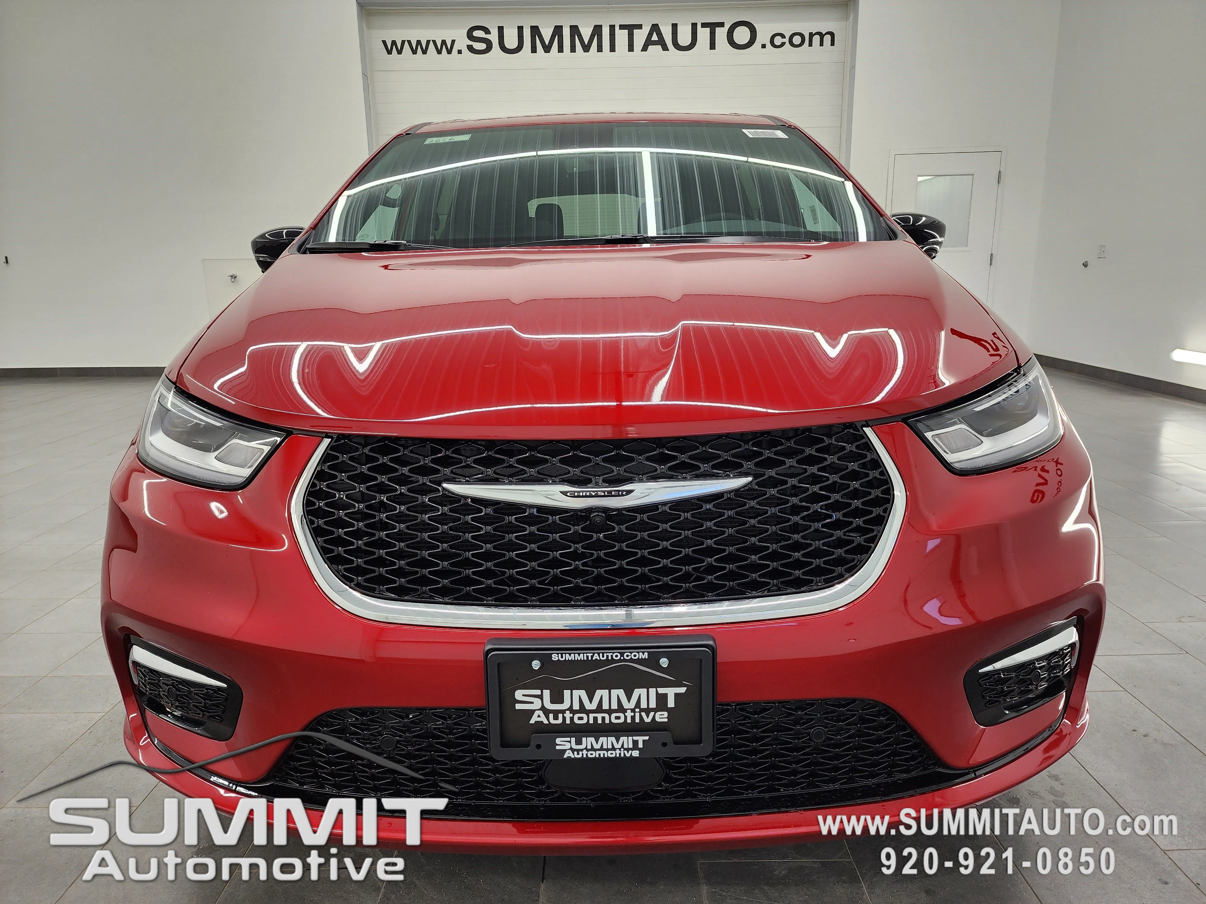 New 2026 Red Hot Pearl-Coat Exterior Paint Chrysler Select image 26