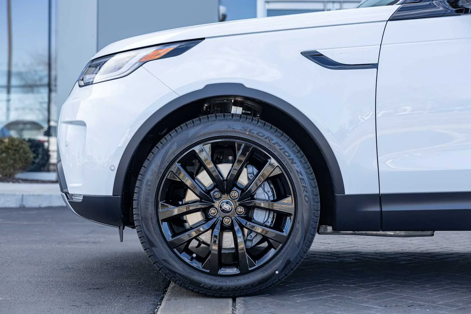 2026 Land Rover Discovery S - Photo 9