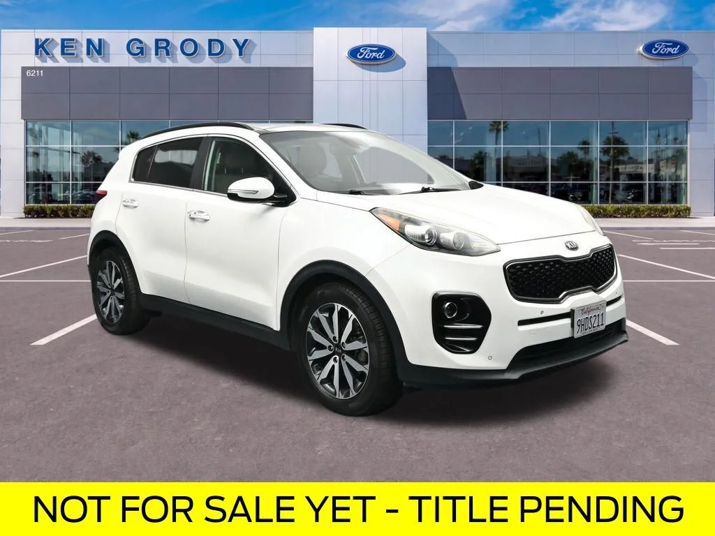 Used 2018 White Kia EX image 1
