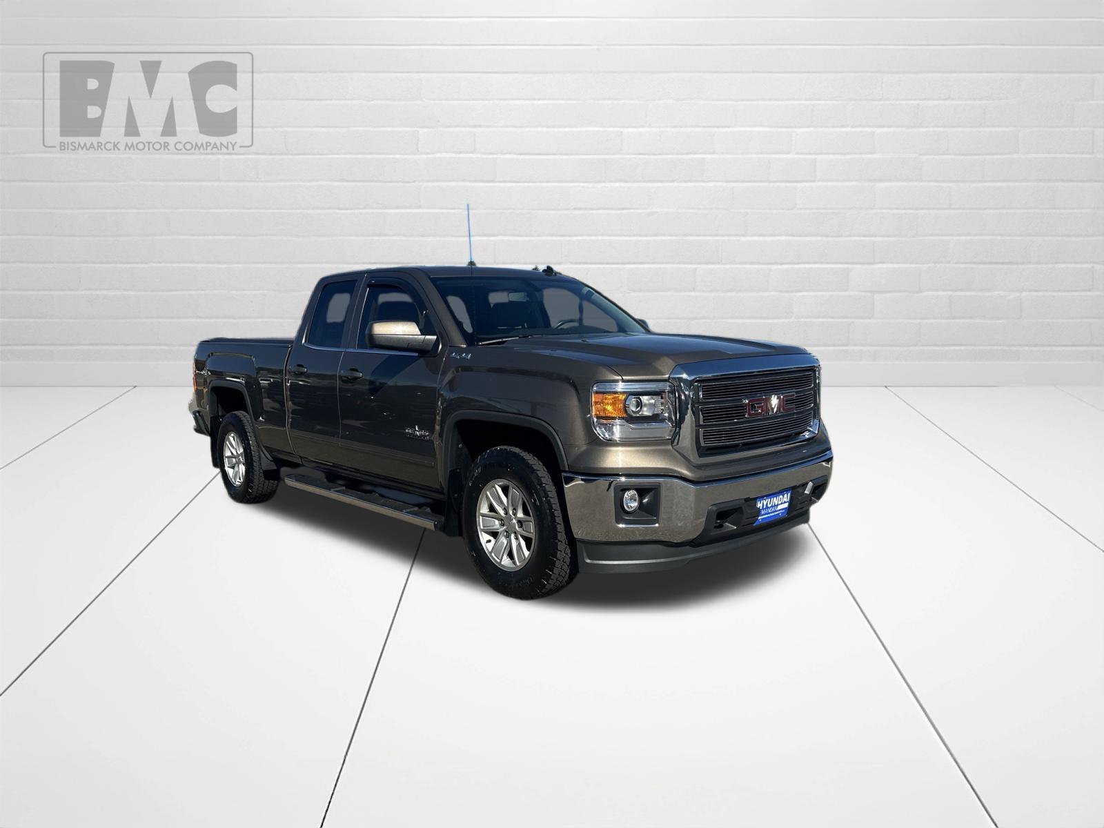 Used 2014 Brown GMC SLE image 2