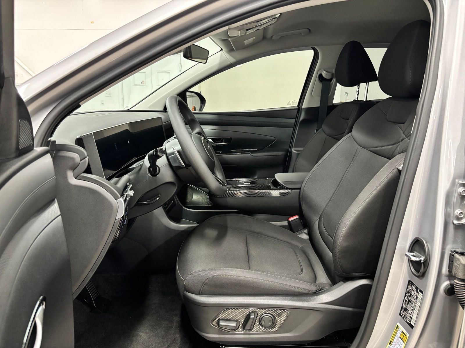 Certified Used 2025 Silver Hyundai Blue image 17