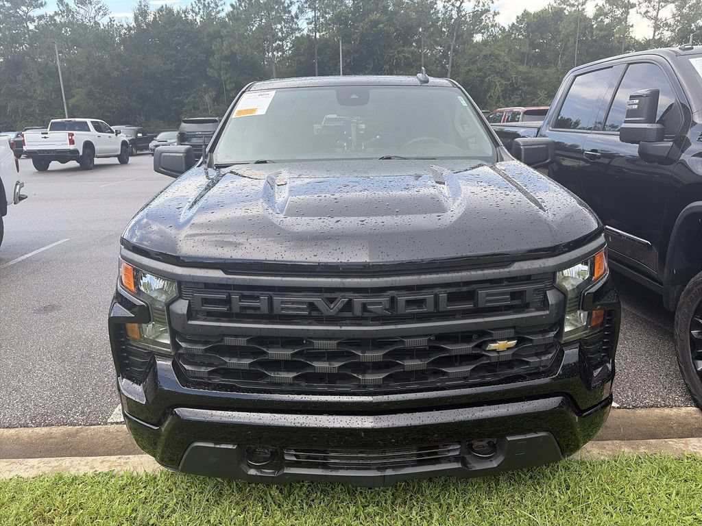 Used 2022 BLACK Chevrolet Custom image 3