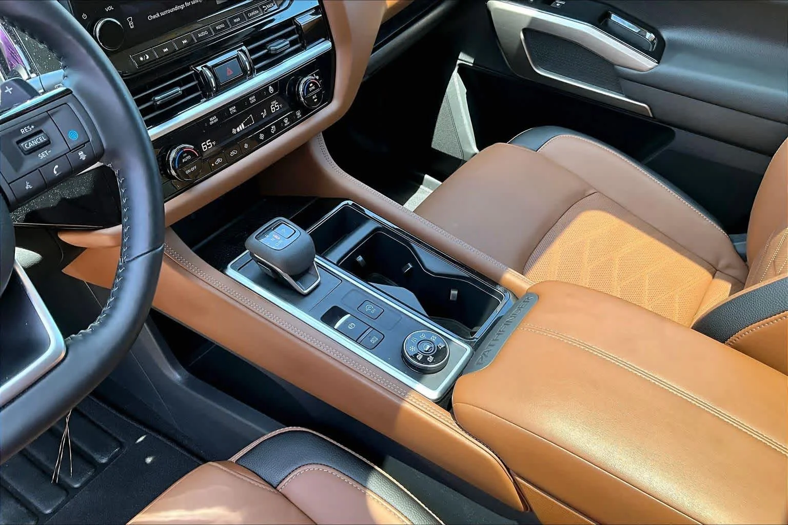 Used 2025 Boulder Gray Pearl Nissan Platinum image 17