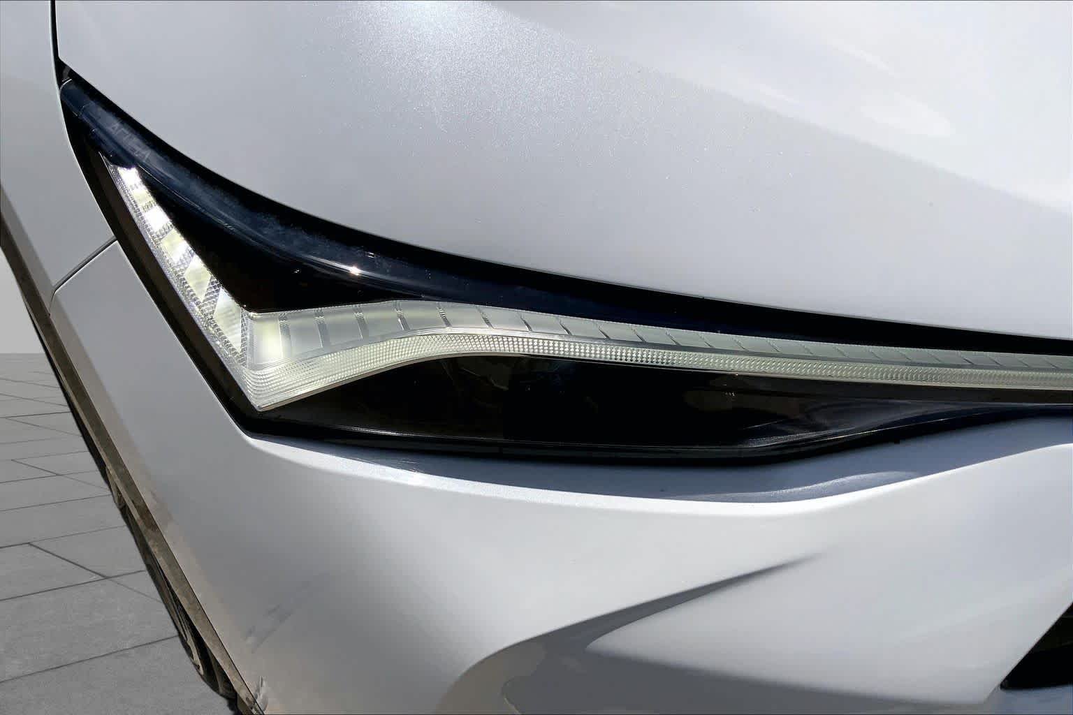 Used 2025 Platinum White Pearl Acura w/A-Spec Package image 28