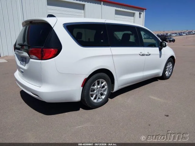 Used 2022 White Chrysler LX image 8
