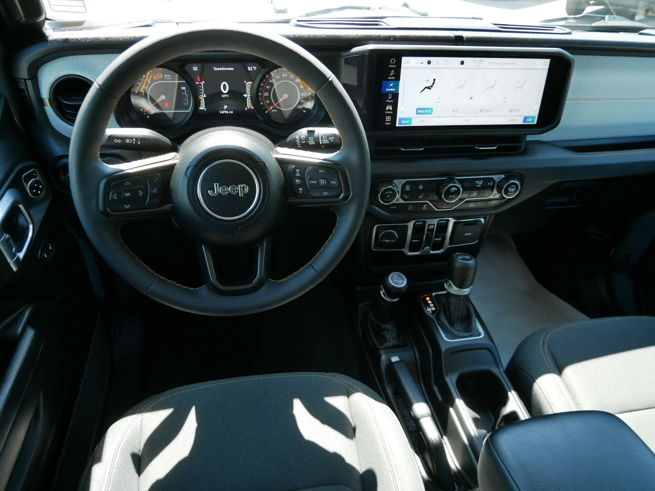 Used 2024 Anvil Clear Coat Jeep Sport S image 19