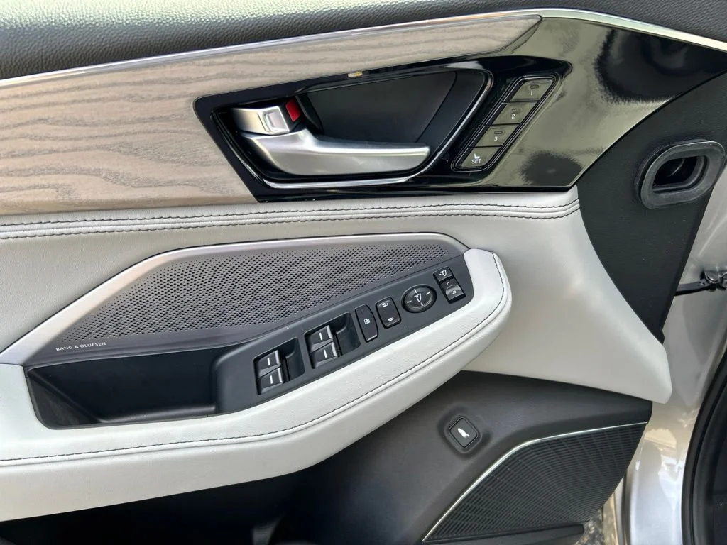 New 2026 Solar Silver Metallic Acura Advance Package image 11