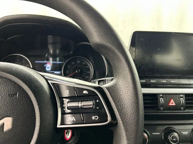 Used 2022 Gray Kia LXS image 8
