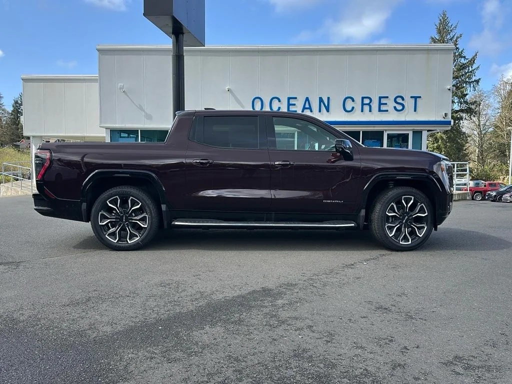 2025 GMC Sierra Denali Extended Range Crew Cab e4WD's photo