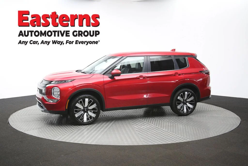 Used 2025 Red Mitsubishi SE image 59