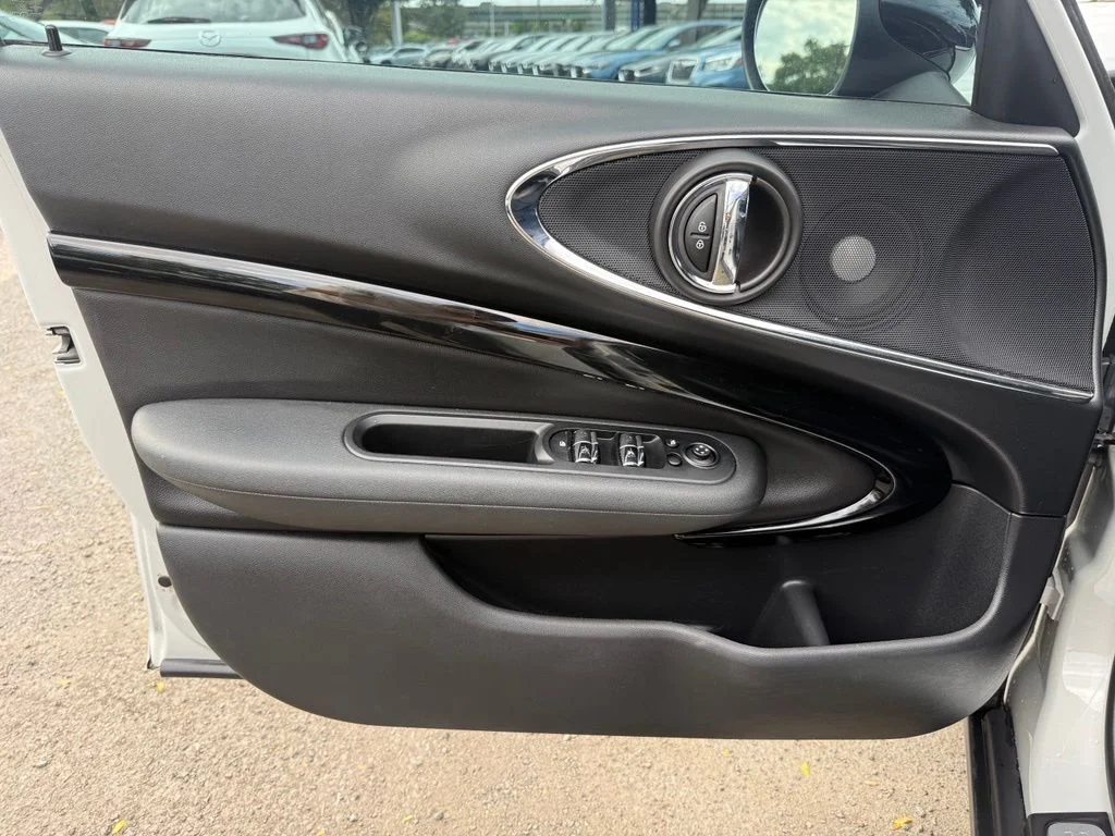 Used 2019 White Silver Metallic MINI  image 23
