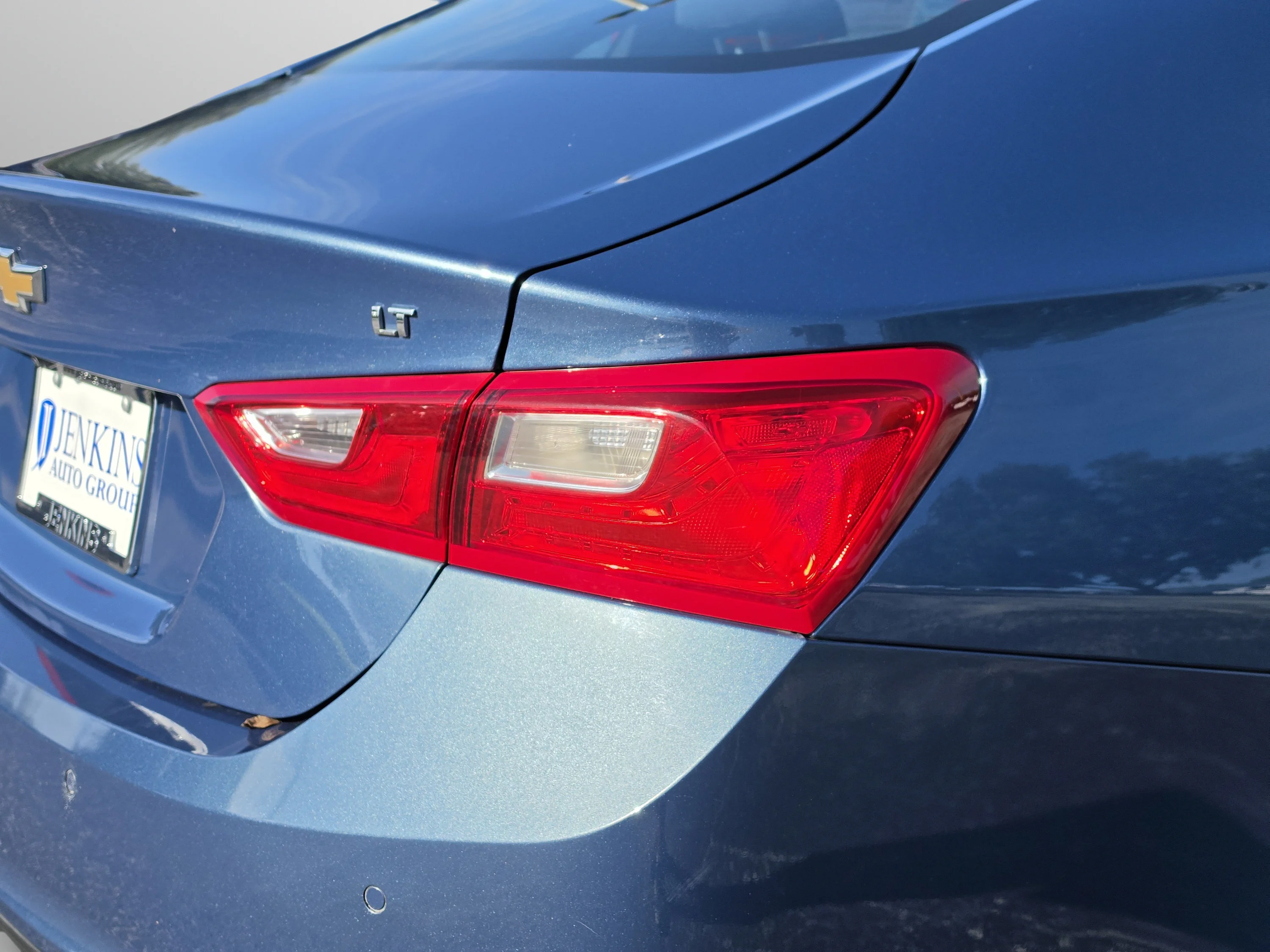 Used 2025 Lakeshore Blue Metallic Chevrolet LT image 13