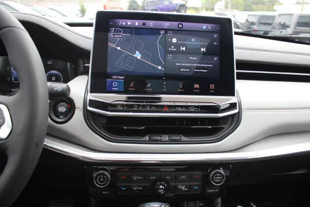 Used 2023 Silver Jeep Limited image 4
