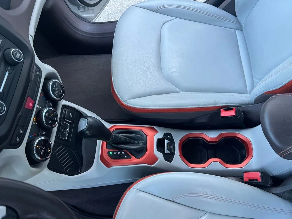 Used 2015 Silver Jeep Limited image 38