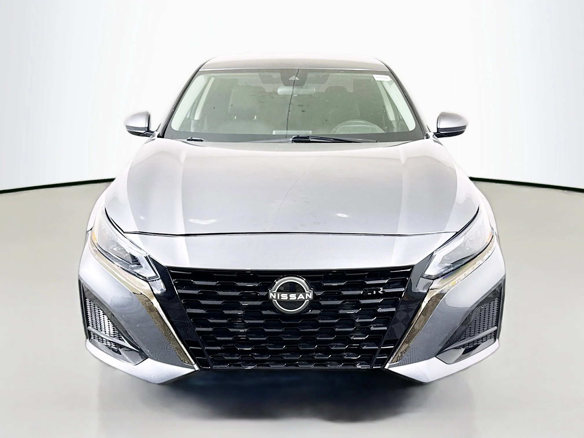 Used 2023 Gun Metallic Nissan 2.5 S image 2