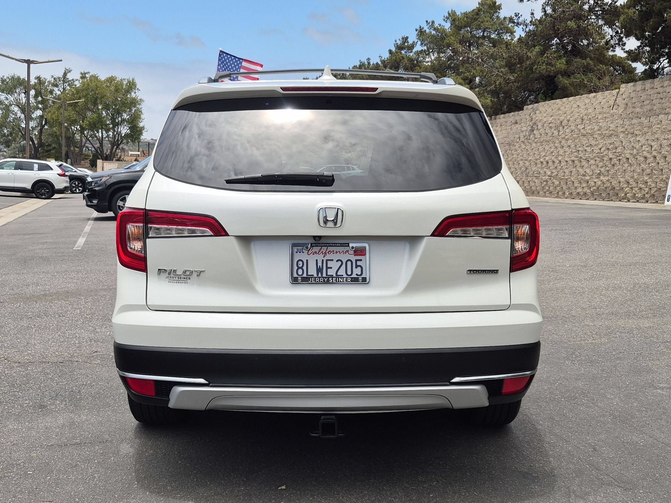 Used 2019 White Diamond Pearl Honda Touring 8-Passenger image 4