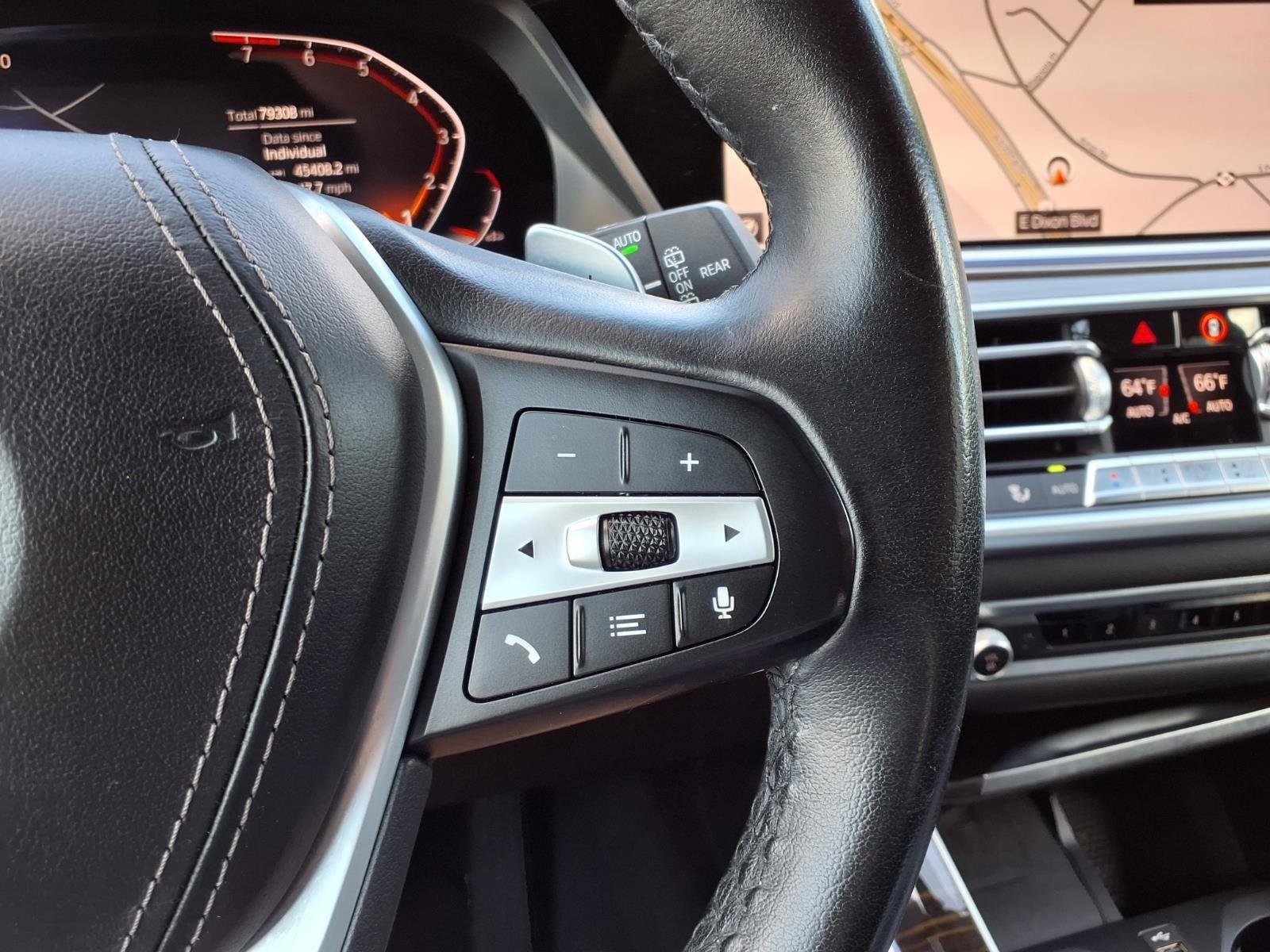 Used 2020 Black Sapphire Metallic BMW sDrive40i image 27