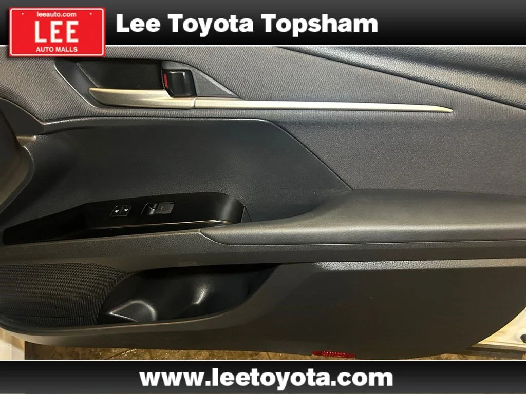 Used 2025 Ice Toyota LE image 16