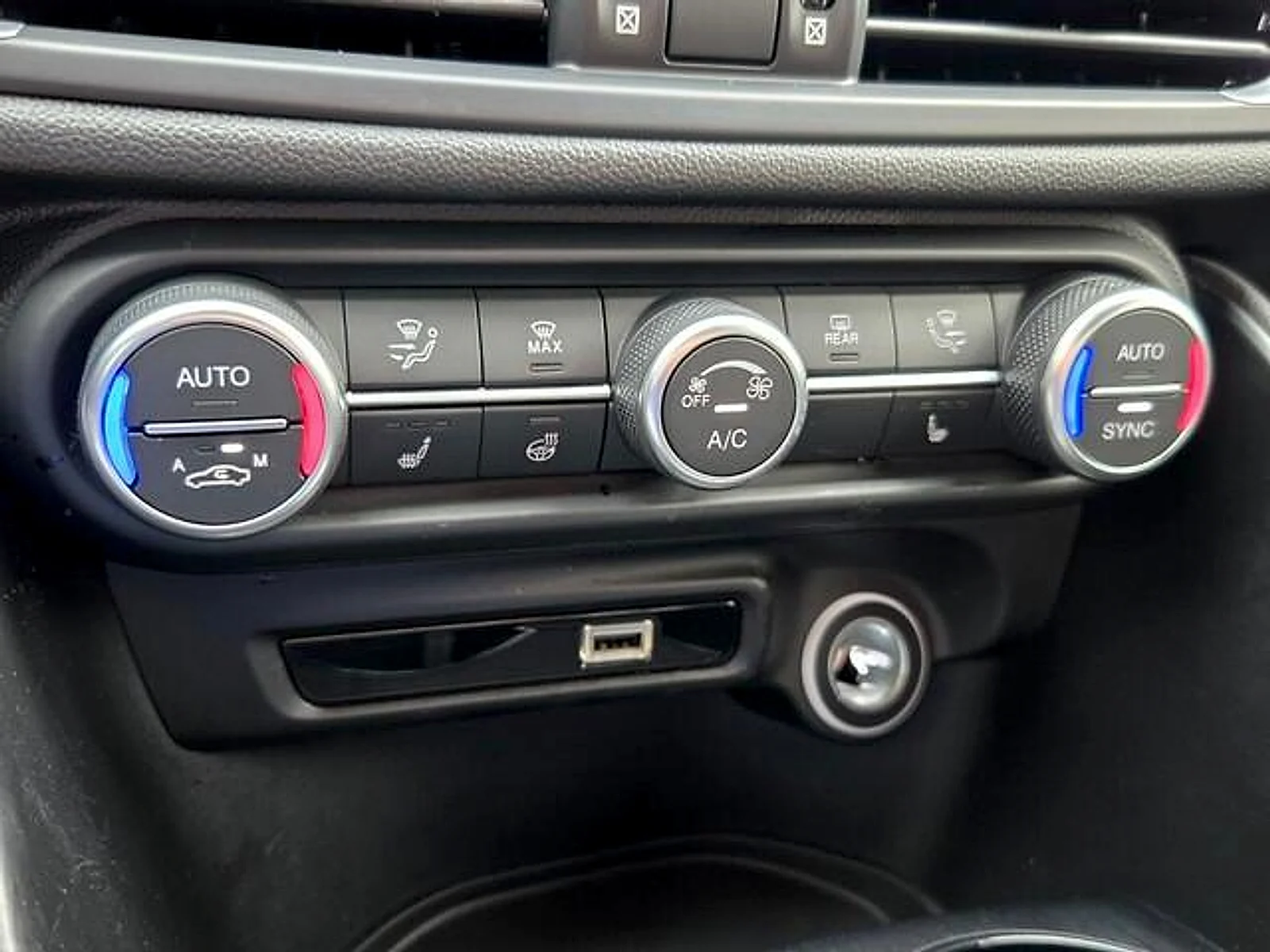 Used 2022 Anodized Blue Metallic Alfa Romeo Sprint RWD image 17
