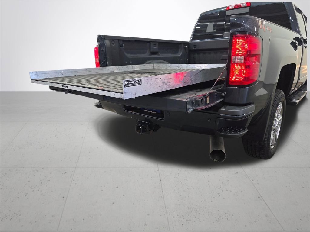 Used 2018 GRAPHITE METALLIC Chevrolet High Country image 13