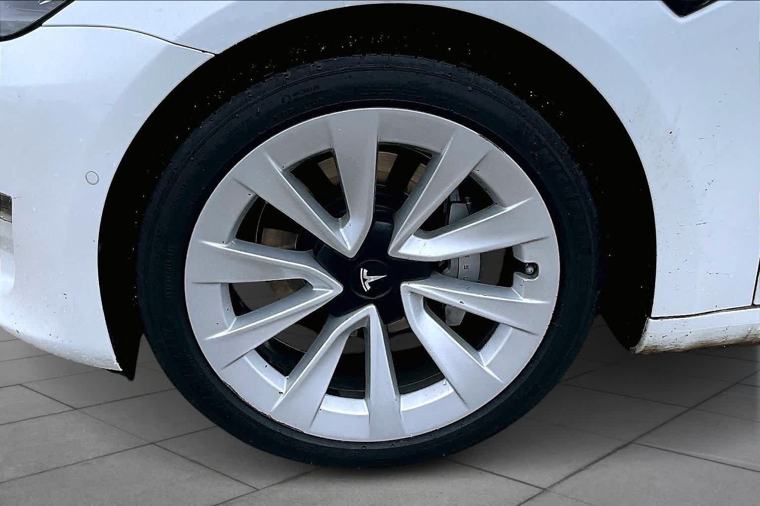 Used 2021 Pearl White Multi-Coat Tesla Long Range image 10
