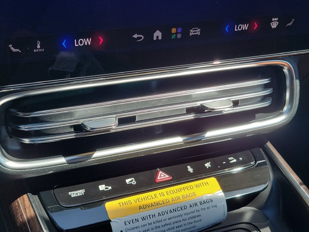 New 2027 MANUFAKTUR Alpine Grey Mercedes-Benz CLA 220 image 24