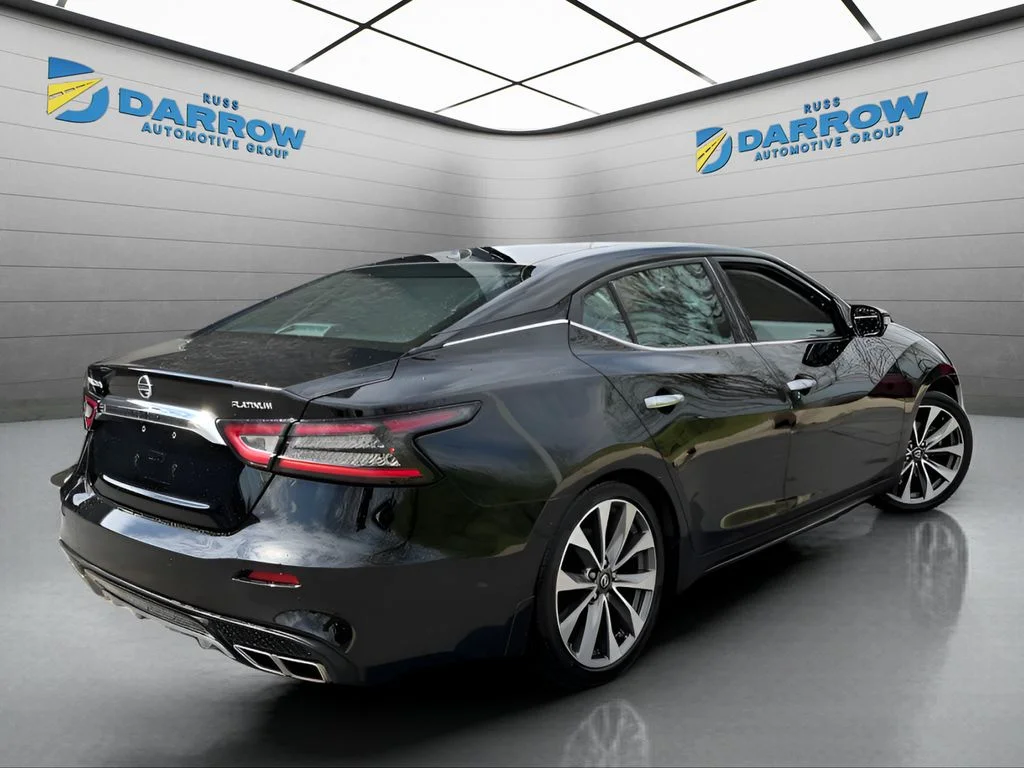 Used 2021 Black Nissan Platinum image 5