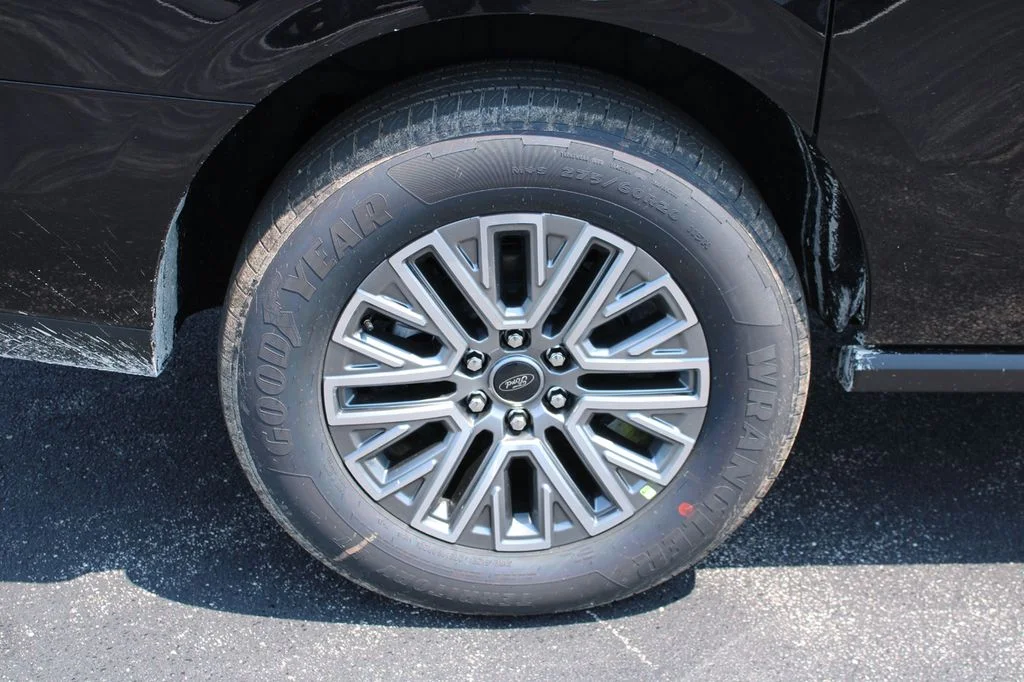 New 2027 Agate Black Metallic Ford MAX Platinum image 22