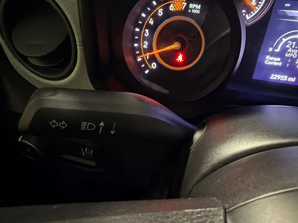 Certified Used 2025 Hydro Blue Pearlcoat Jeep Sport image 20