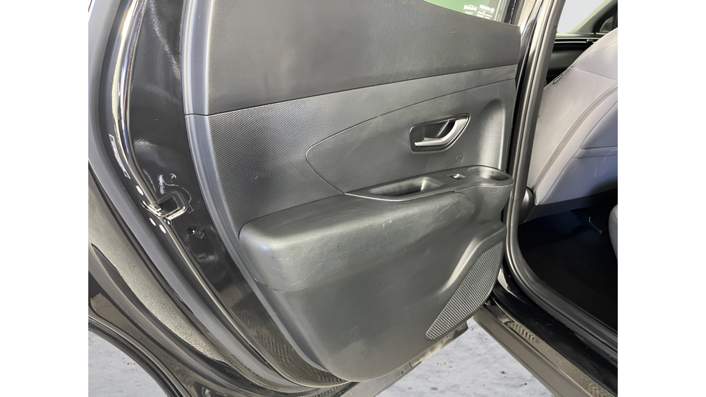 Used 2022 Black Hyundai SEL image 11