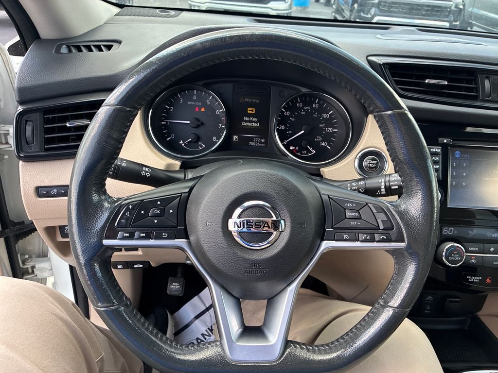 Used 2017 White Nissan SL image 12