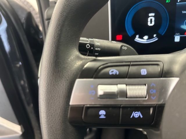 Used 2025 Black Hyundai SEL image 22
