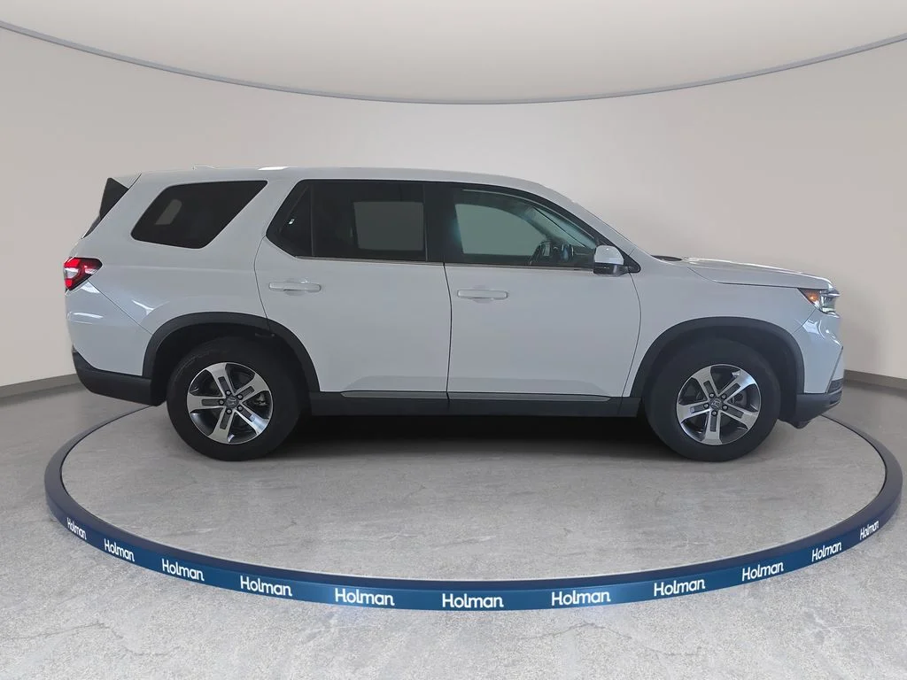 Used 2025 White Honda EX-L image 5