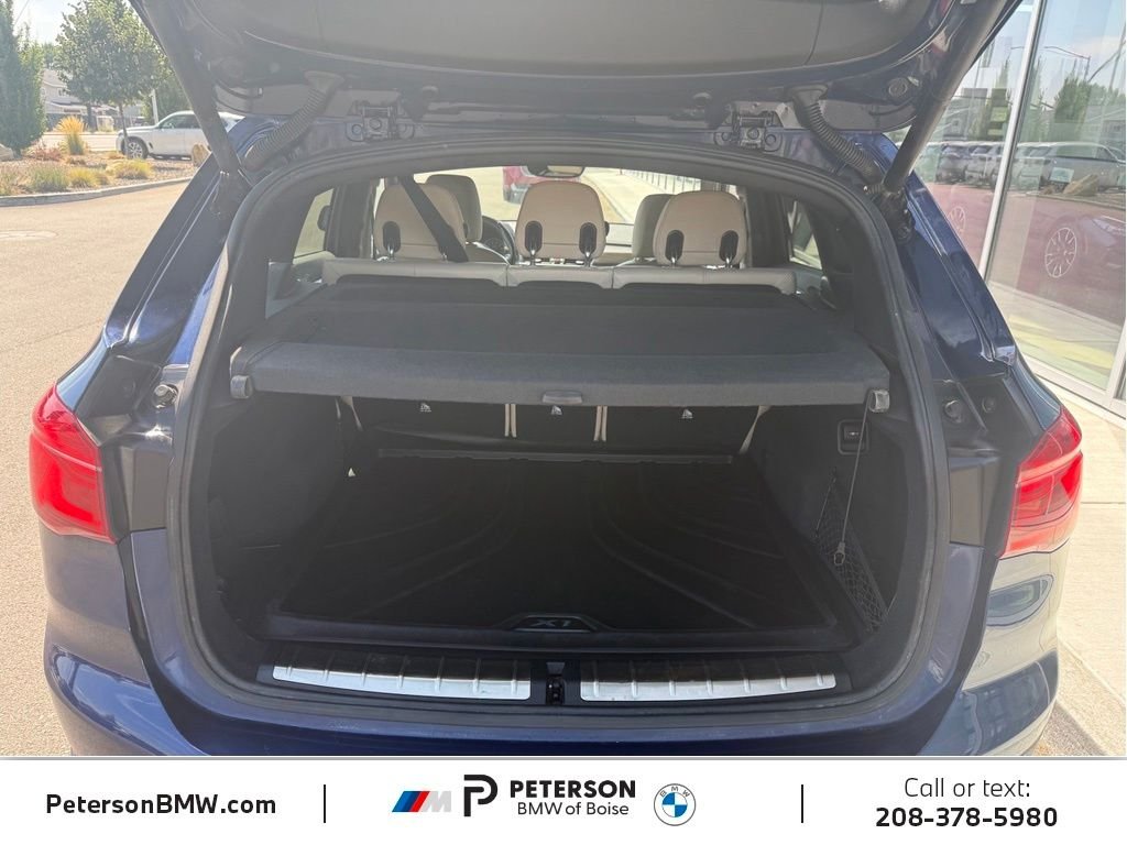 Used 2018 Blue BMW xDrive28i image 9