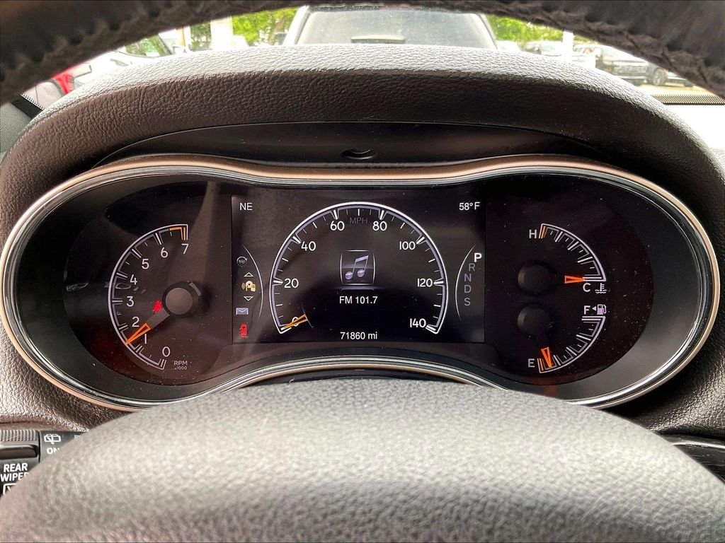 Used 2014 White/off-white Jeep Laredo image 25