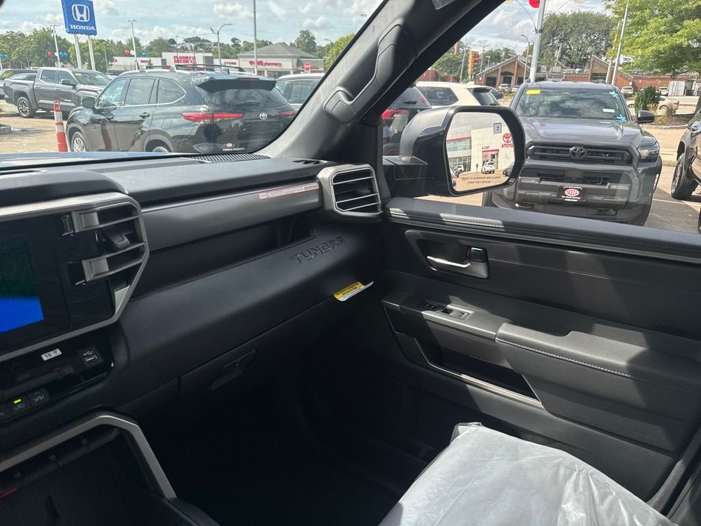 New 2026 Midnight Black Metallic Toyota SR5 image 28