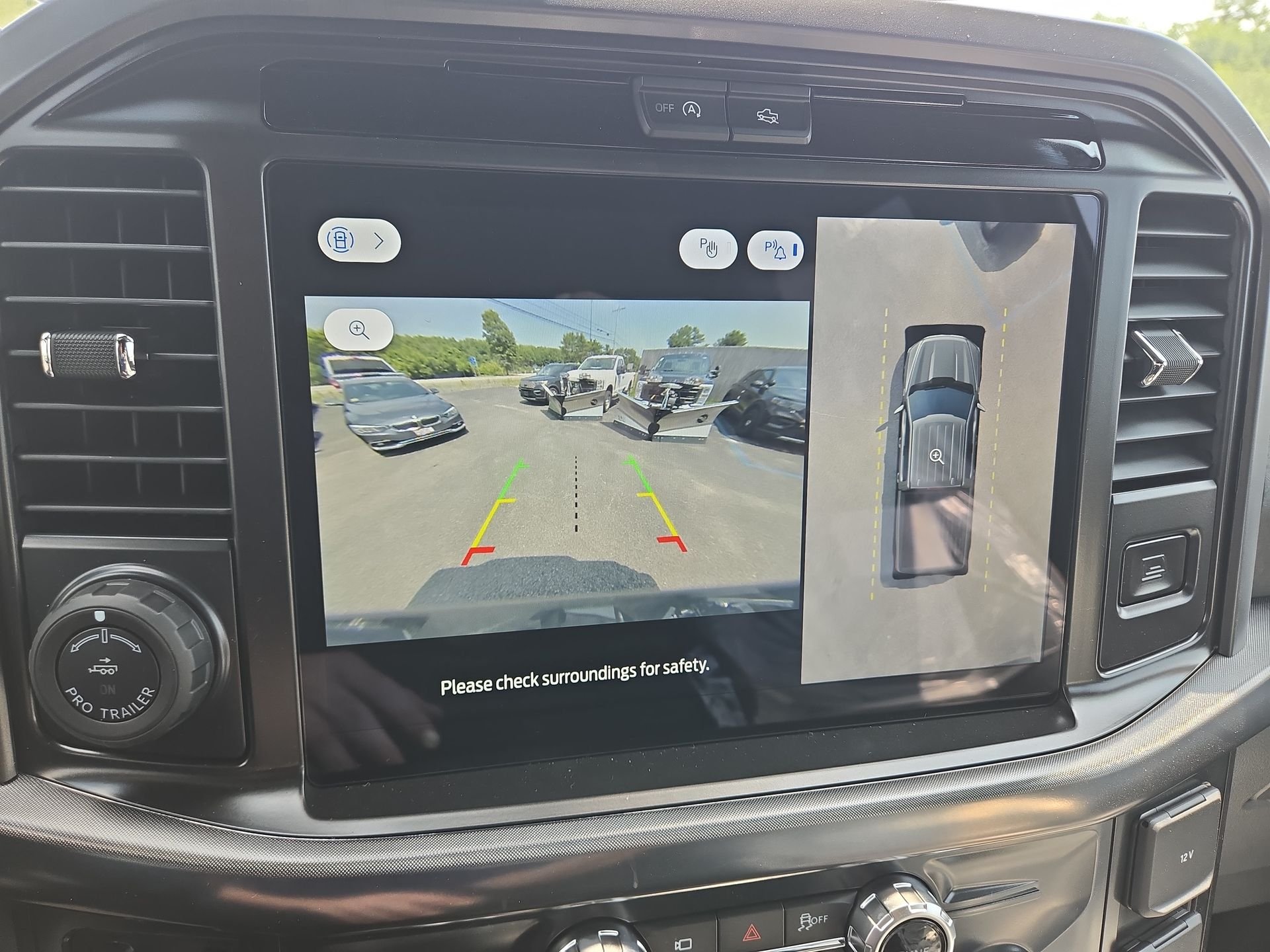 New 2026 Carbonized Gray Metallic Ford Tremor® image 10