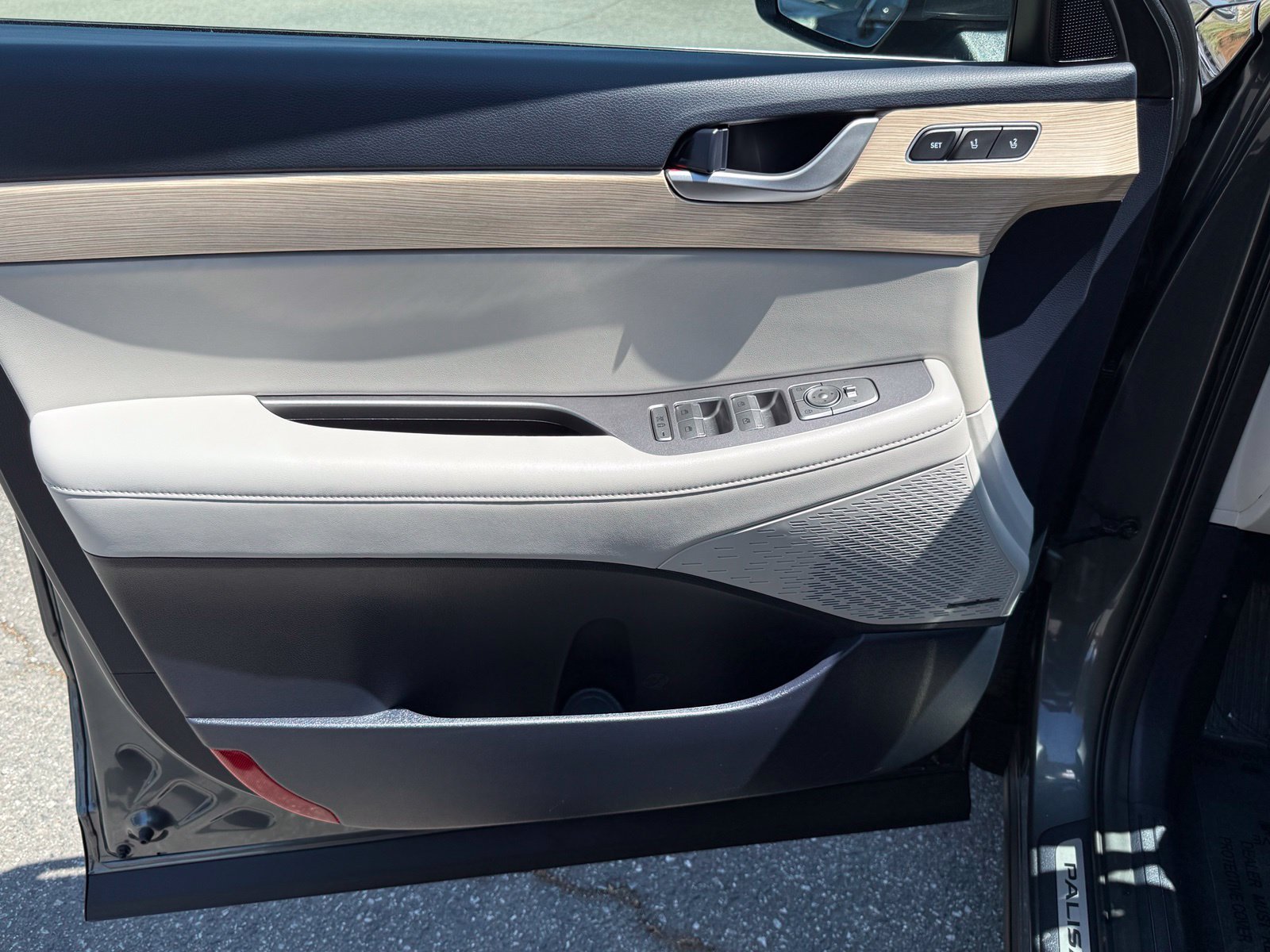 Used 2025 Gray Hyundai Limited image 17