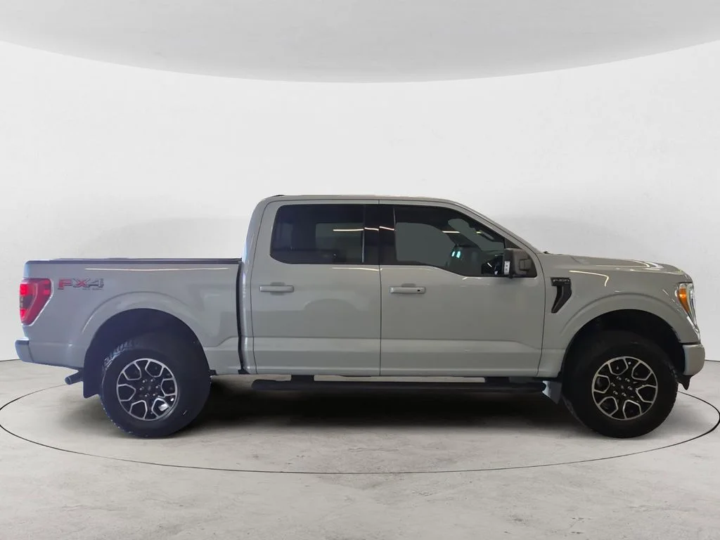 Used 2022 White Ford XLT image 4